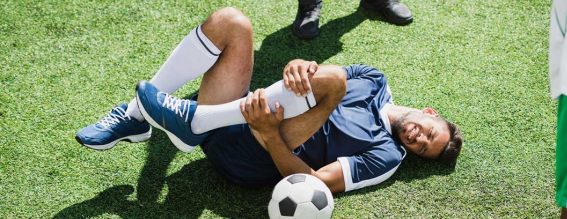 Football player breaks leg